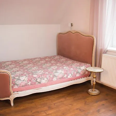 Spacious And Cozy Near The Forest شقة *